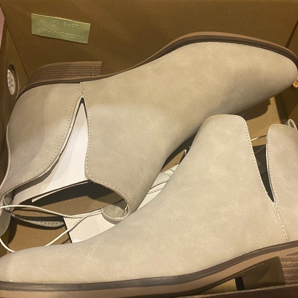 Serra Tan Split Cut Ankle Boots Size 8 Womens Deal NIB Shoes - Picture 4 of 7